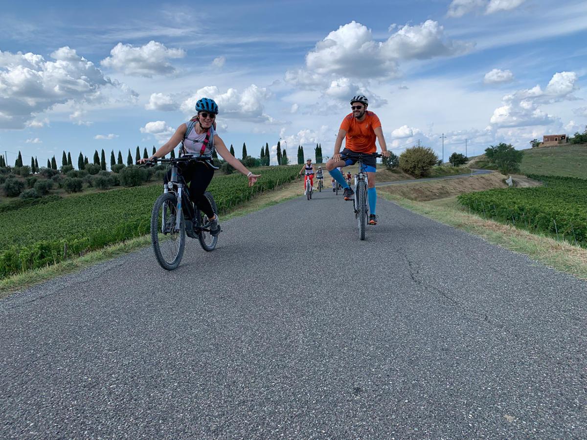 bike wine tour tuscany