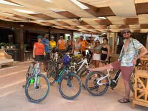 Tuscany cycling tour - Organic farm food and wine experience