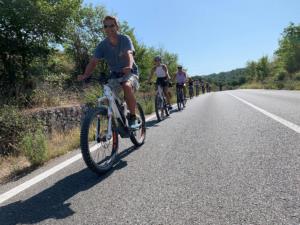 Tuscany bike wine tour - Castelfalfi (Montaione) Winery experience